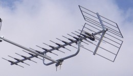 Double Yagi type aerial (14 bays).